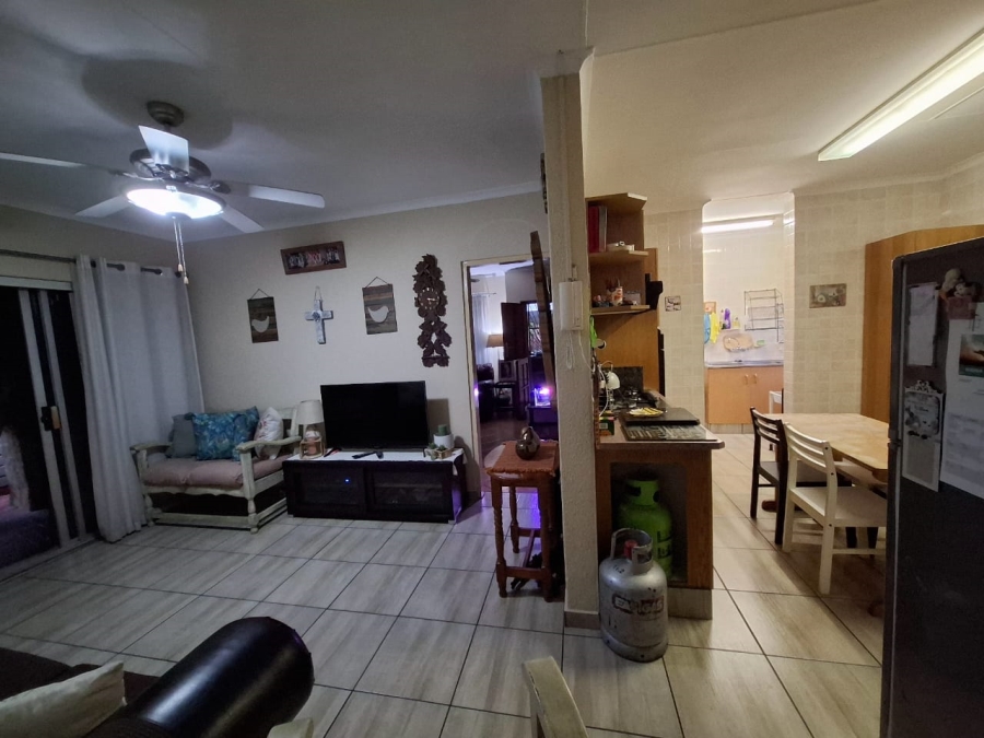 4 Bedroom Property for Sale in Geelhoutpark North West